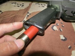 グリップに予備シェル入れれます。